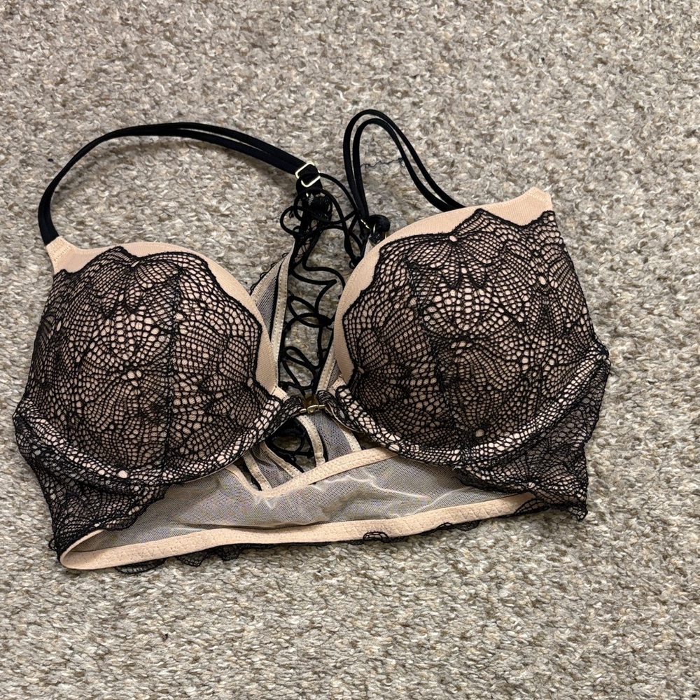 Victoria's Secret Black Lace and Tan Bra